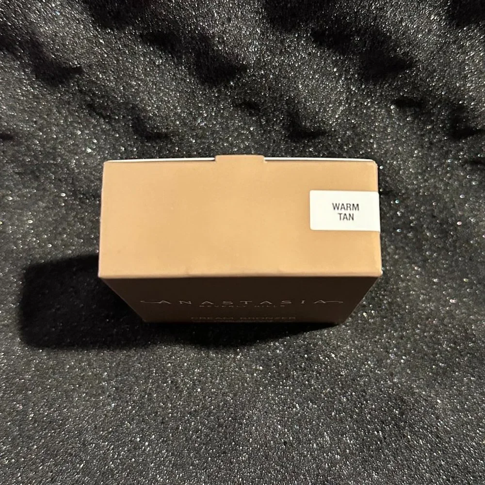Anastasia Beverly Hills Cream Bronzer in Warm Tan